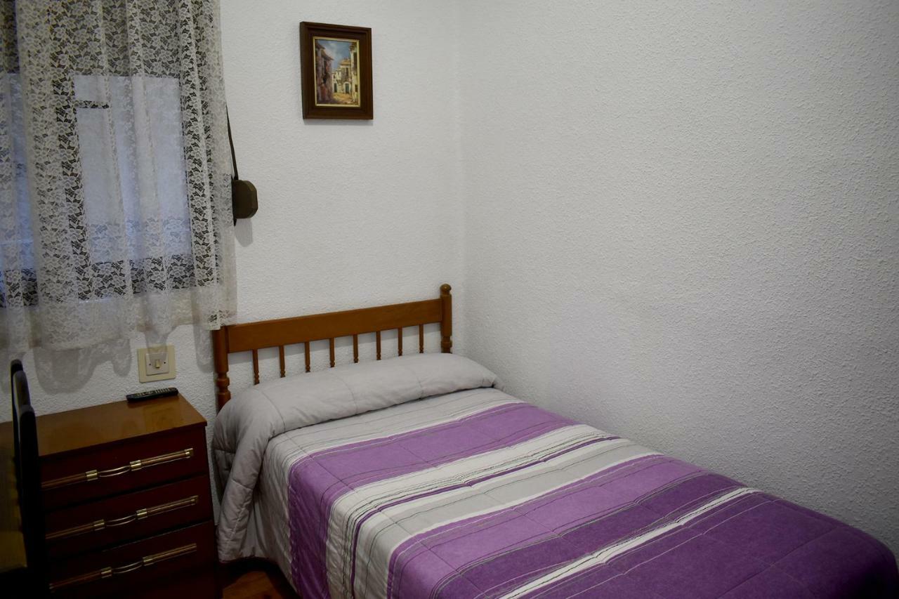 Hostal Oviedo Leão Exterior foto