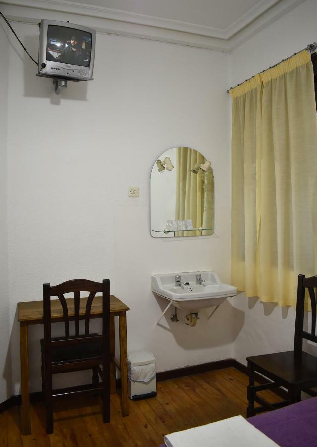 Hostal Oviedo Leão Exterior foto