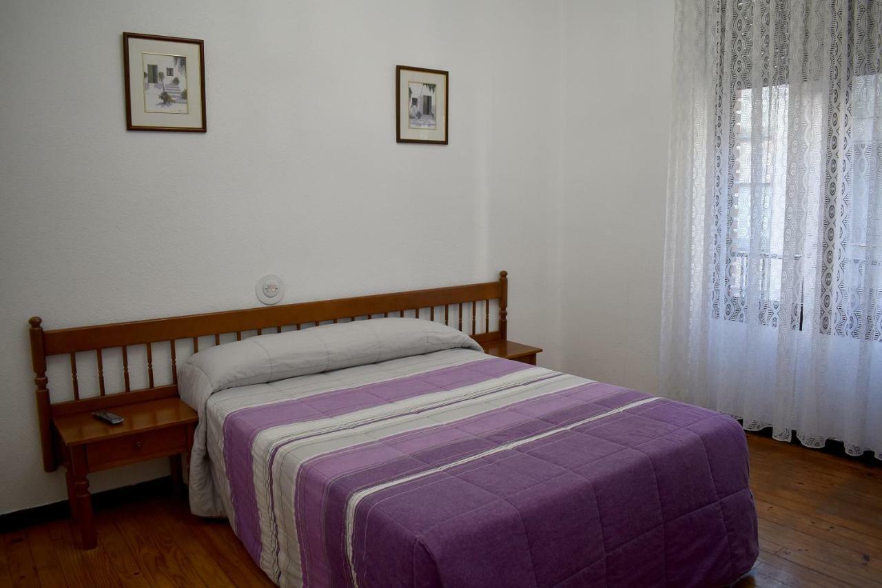 Hostal Oviedo Leão Exterior foto